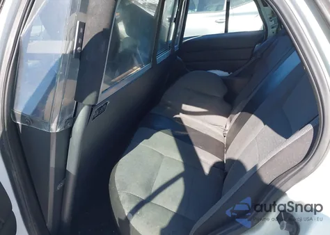 2010 Ford Crown Victoria Police Interceptor z USA, uszkodzony, nr VIN 2FABP7BV2AX105797